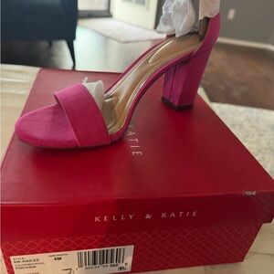 Kelly & Katie Fuchsia Block Heel Sandals